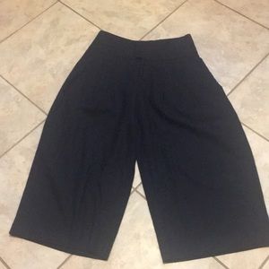 Women’s Wide Legged Cropped Pants!